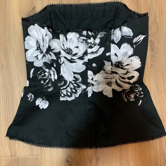 NWOT beautiful strapless top. - Picture 2 of 5